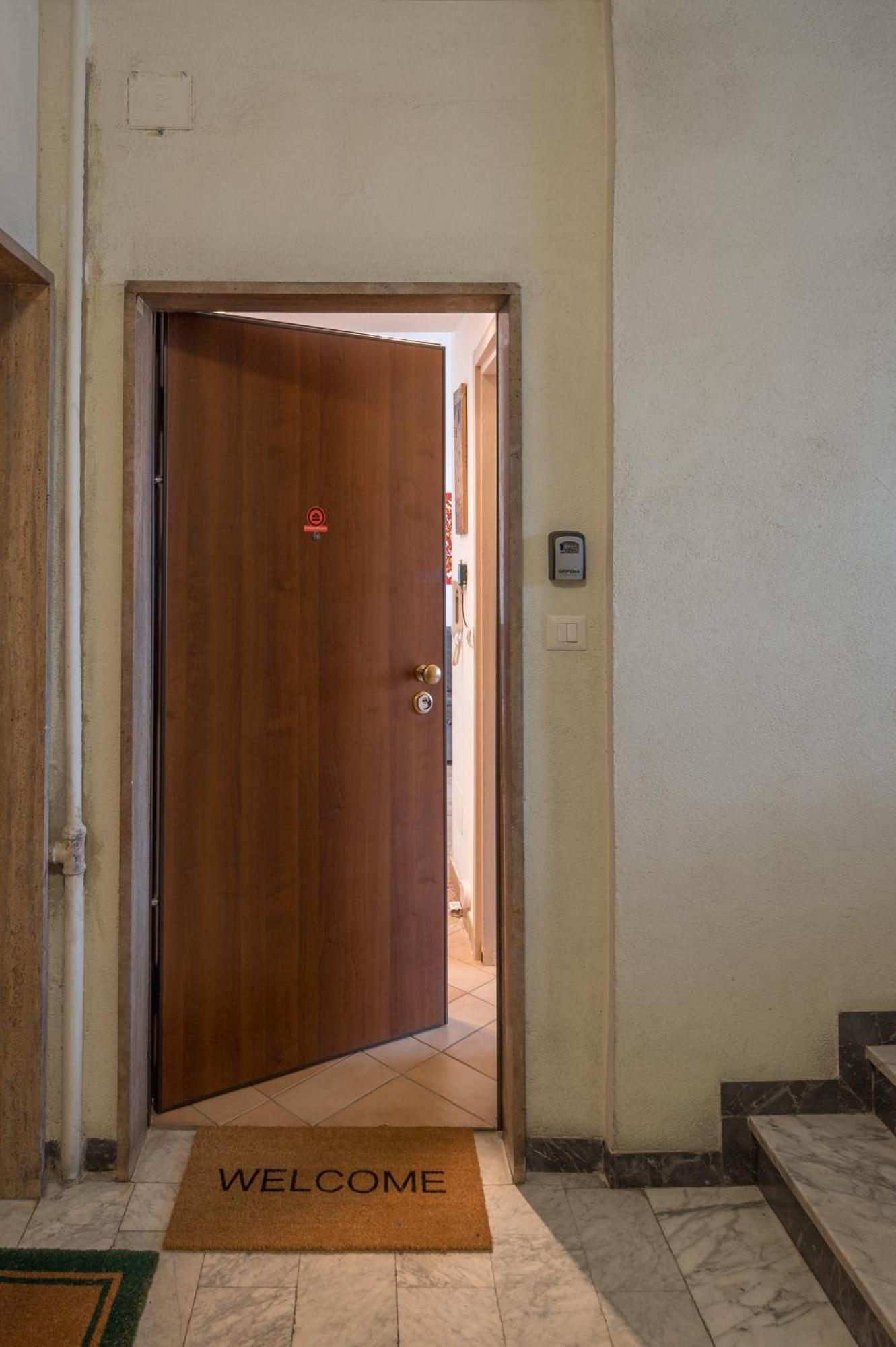 Primopiano - Palmanova Apartment Milan Bagian luar foto